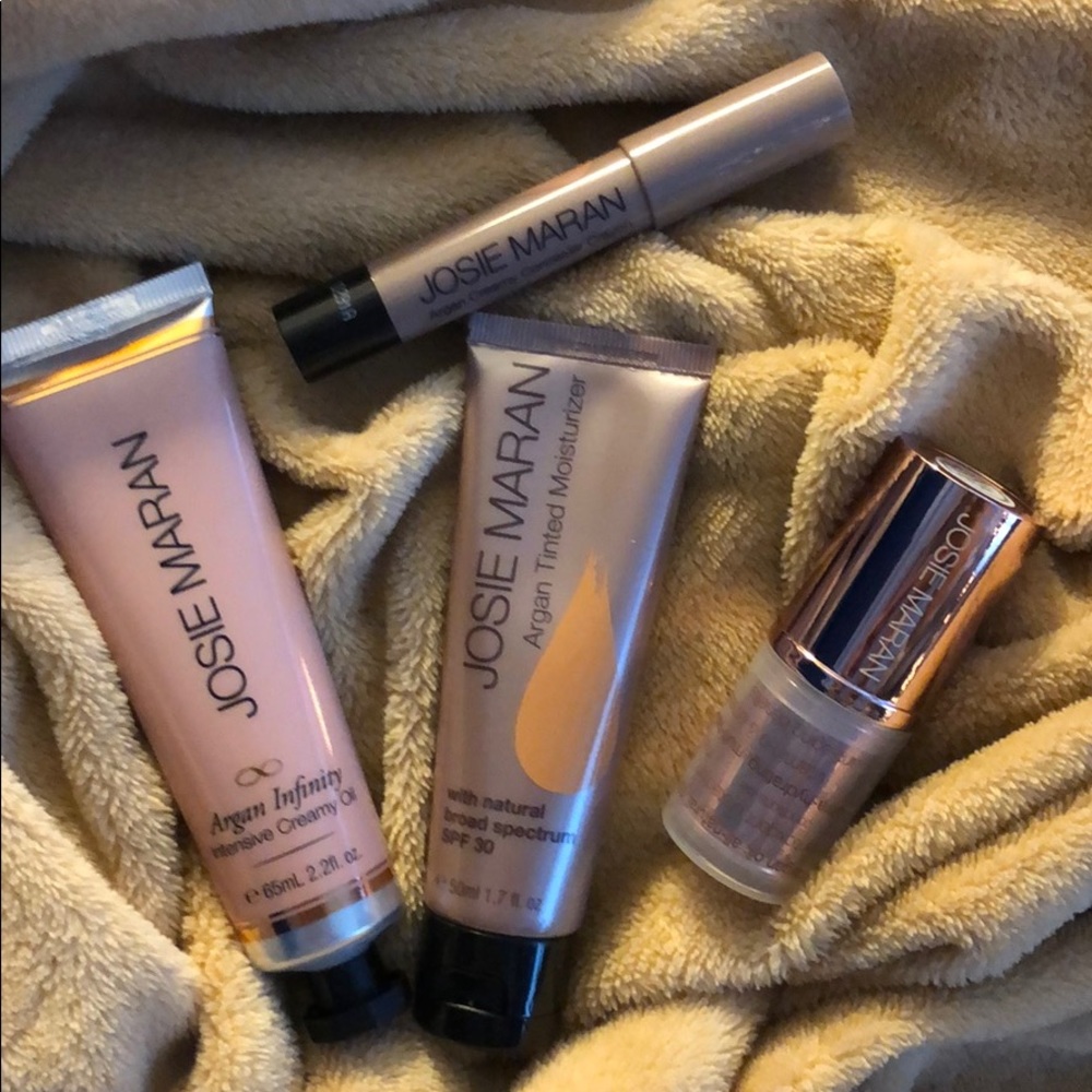 Josie Maran gift set